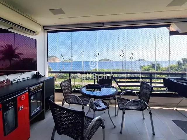 Apartamento 4 quartos e 2 banheiros, para alugar, no bairro Camboinhas em Niterói