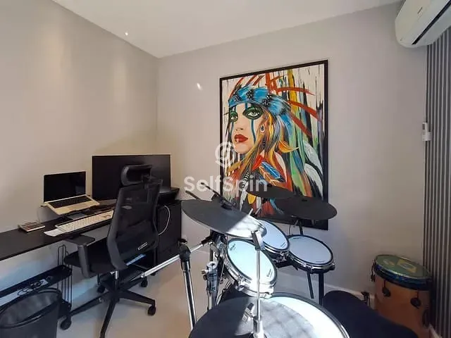 Apartamento 4 quartos e 2 banheiros, para alugar, no bairro Camboinhas em Niterói