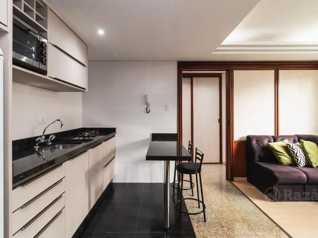 Apartamento 1 quarto e 1 banheiro, para alugar, no bairro Centro em Curitiba