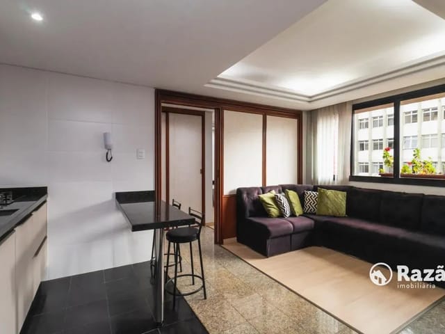 Apartamento 1 quarto e 1 banheiro, para alugar, no bairro Centro em Curitiba