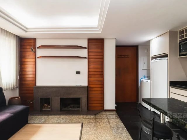 Apartamento 1 quarto e 1 banheiro, para alugar, no bairro Centro em Curitiba