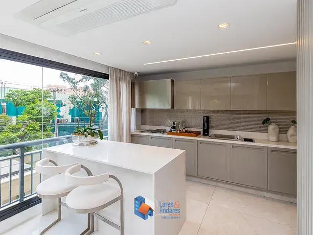 Apartamento com 220m² 3 quartos e 5 banheiros, à venda, no bairro Vila Olímpia em São Paulo
