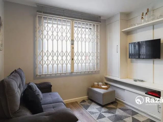 Apartamento 2 quartos e 2 banheiros, para alugar, no bairro Água Verde em Curitiba