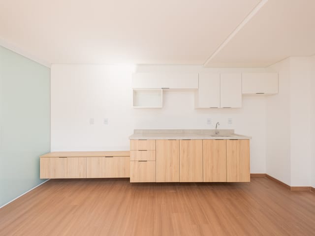 Apartamento com 43m² 1 quarto e 1 banheiro, à venda ou para alugar, no bairro Centro em Pelotas