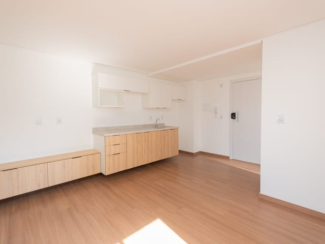Apartamento com 43m² 1 quarto e 1 banheiro, à venda ou para alugar, no bairro Centro em Pelotas
