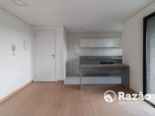 Apartamento 2 quartos e 2 banheiros, para alugar, no bairro Cajuru em Curitiba