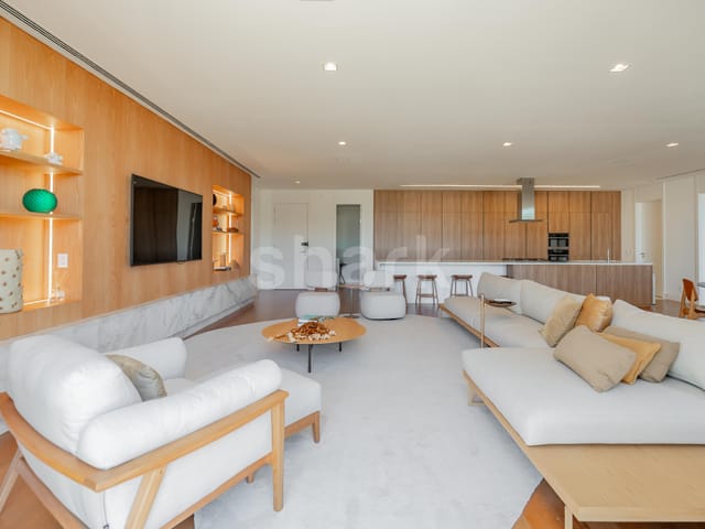 Apartamento com 370m² 3 quartos e 5 banheiros, à venda, no bairro Centro em Porto Feliz