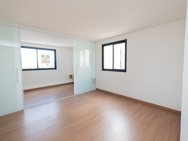 Apartamento com 43m² 1 quarto e 1 banheiro, à venda ou para alugar, no bairro Centro em Pelotas