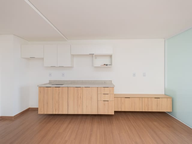 Apartamento com 43m² 1 quarto e 1 banheiro, à venda ou para alugar, no bairro Centro em Pelotas