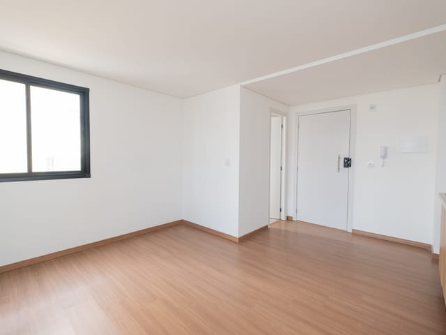Apartamento com 43m² 1 quarto e 1 banheiro, à venda ou para alugar, no bairro Centro em Pelotas