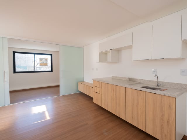Apartamento com 43m² 1 quarto e 1 banheiro, à venda ou para alugar, no bairro Centro em Pelotas
