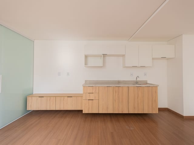 Apartamento com 43m² 1 quarto e 1 banheiro, à venda ou para alugar, no bairro Centro em Pelotas