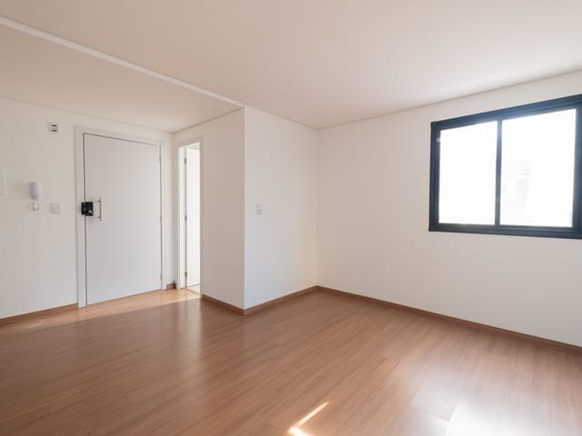 Apartamento com 43m² 1 quarto e 1 banheiro, à venda ou para alugar, no bairro Centro em Pelotas