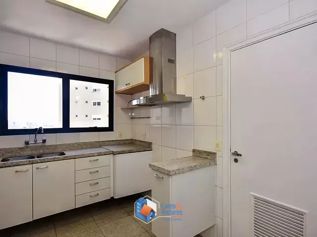 Apartamento com 288m² 4 quartos e 6 banheiros, à venda, no bairro Panamby em São Paulo