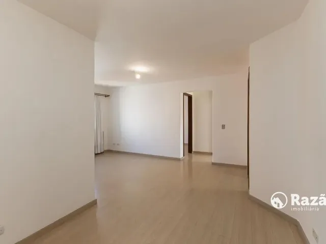 Apartamento 2 quartos e 1 banheiro, para alugar, no bairro Centro em Curitiba