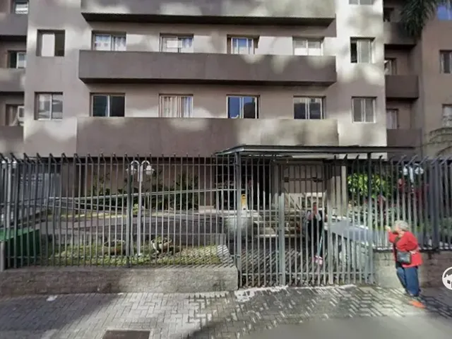 Apartamento 2 quartos e 1 banheiro, para alugar, no bairro Centro em Curitiba
