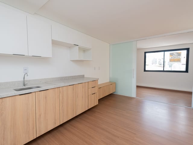 Apartamento com 43m² 1 quarto e 1 banheiro, à venda ou para alugar, no bairro Centro em Pelotas