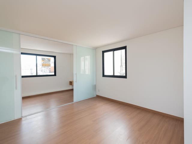 Apartamento com 43m² 1 quarto e 1 banheiro, à venda ou para alugar, no bairro Centro em Pelotas