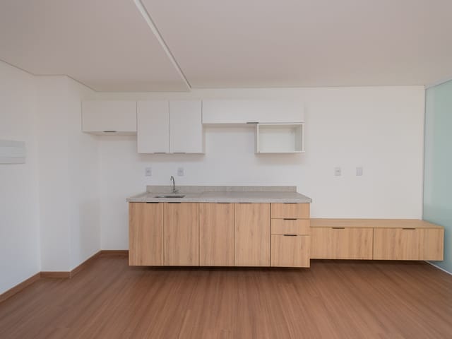 Apartamento com 43m² 1 quarto e 1 banheiro, à venda ou para alugar, no bairro Centro em Pelotas