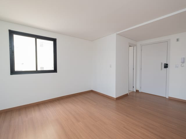 Apartamento com 43m² 1 quarto e 1 banheiro, à venda ou para alugar, no bairro Centro em Pelotas