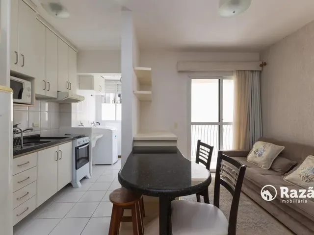 Apartamento 1 quarto e 1 banheiro, para alugar, no bairro Bigorrilho em Curitiba