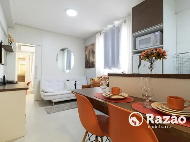 Apartamento 1 quarto e 1 banheiro, para alugar, no bairro Centro em Curitiba