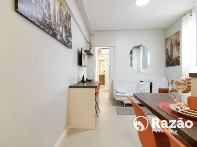 Apartamento 1 quarto e 1 banheiro, para alugar, no bairro Centro em Curitiba