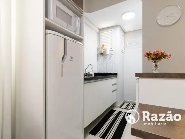 Apartamento 1 quarto e 1 banheiro, para alugar, no bairro Centro em Curitiba