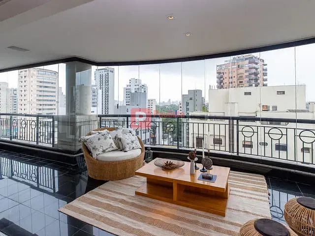 Apartamento com 633m² 4 quartos e 6 banheiros, à venda, no bairro Moema em Cotia