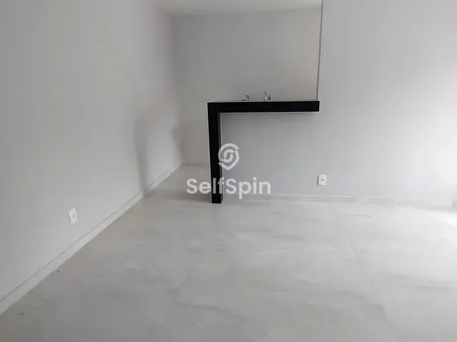 Apartamento 2 quartos e 2 banheiros, para alugar, no bairro Santa Rosa em Niterói