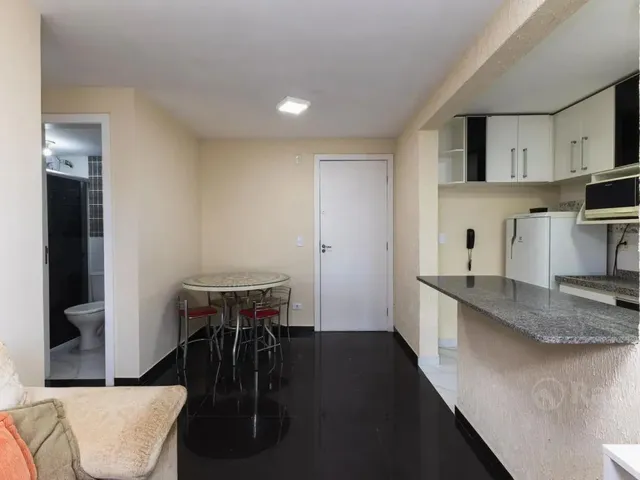 Apartamento 2 quartos e 2 banheiros, para alugar, no bairro Capão Raso em Curitiba