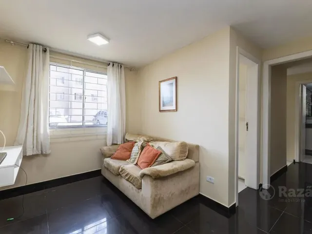 Apartamento 2 quartos e 2 banheiros, para alugar, no bairro Capão Raso em Curitiba
