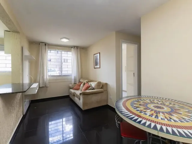 Apartamento 2 quartos e 2 banheiros, para alugar, no bairro Capão Raso em Curitiba