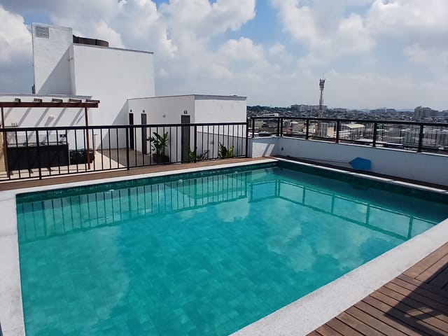 Foto do Apartamento - IRAJÁ - ÓTIMO APARTAMENTO COM 2 QUARTOS, SALA, COZINHA, BANHEIRO, GARAGEM, ÁREA DE LAZER E JUNTO AO COMÉRCIO. | Hilmar