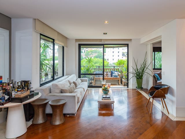 Foto do Apartamento - Amplo e Sofisticado com Varanda Gourmet + Vila Mariana: 205m² de Elegância e Conforto | Paulista Imóveis