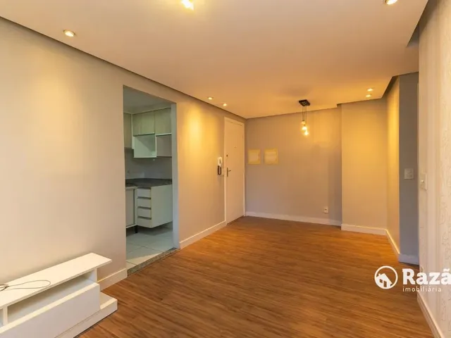 Apartamento 2 quartos e 1 banheiro, para alugar, no bairro Portão em Curitiba