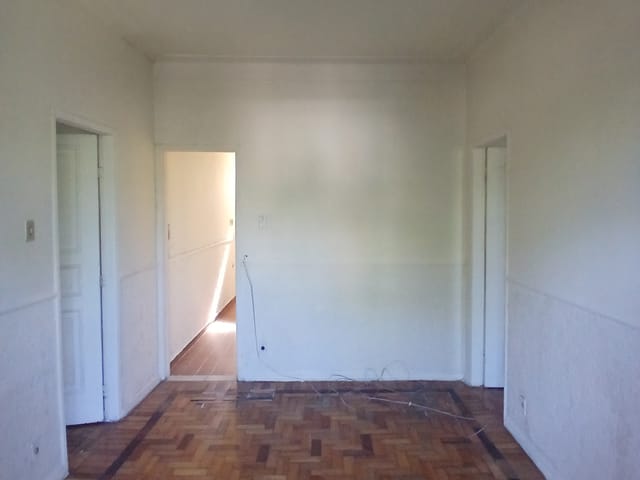 Foto do Apartamento - VILA DA PENHA - ÓTIMO APARTAMENTO COM 2 QUARTOS, SALA, COZINHA, BANHEIRO E JUNTO AO COMÉRCIO. | Hilmar