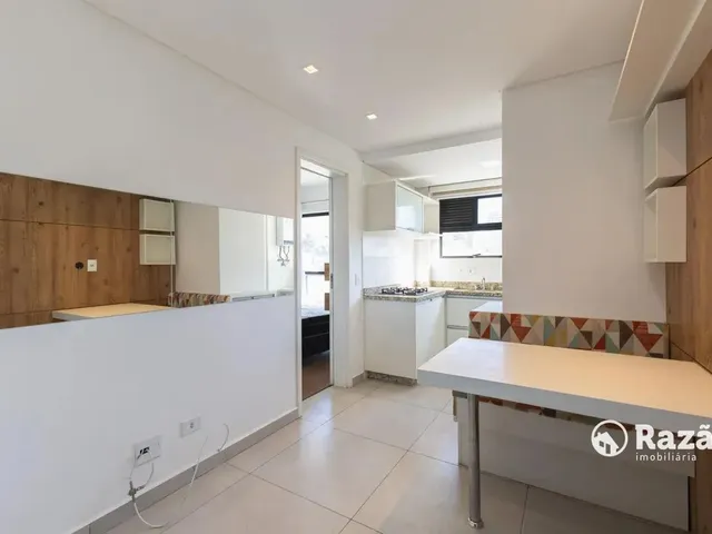 Apartamento 1 quarto e 1 banheiro, para alugar, no bairro Mercês em Curitiba