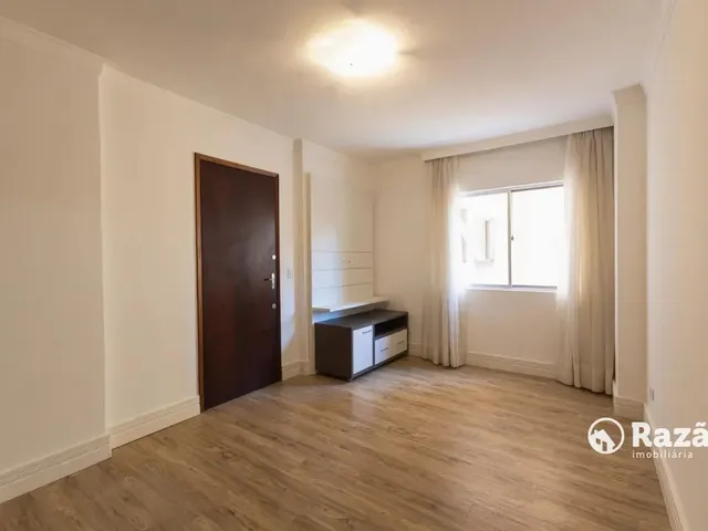Apartamento 1 quarto e 1 banheiro, para alugar, no bairro Centro em Curitiba