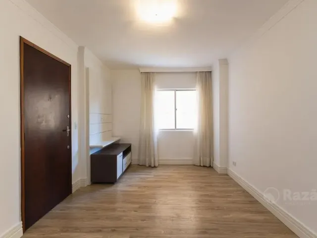 Apartamento 1 quarto e 1 banheiro, para alugar, no bairro Centro em Curitiba