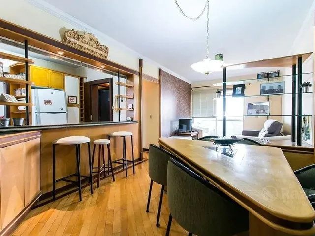 Apartamento 3 quartos e 2 banheiros, para alugar, no bairro Água Verde em Curitiba