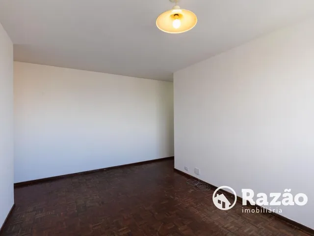 Apartamento 1 quarto e 1 banheiro, para alugar, no bairro Centro em Curitiba
