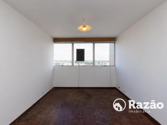 Apartamento 1 quarto e 1 banheiro, para alugar, no bairro Centro em Curitiba
