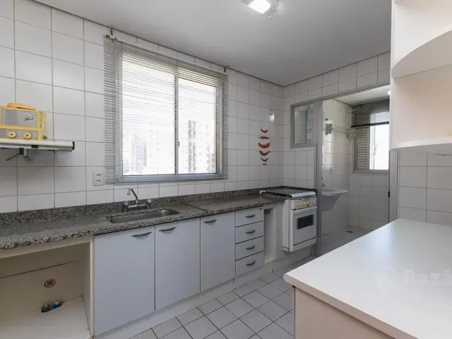 Apartamento 3 quartos e 2 banheiros, para alugar, no bairro Cristo Rei em Curitiba
