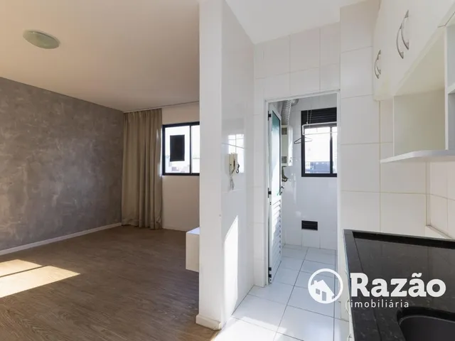 Apartamento 2 quartos e 1 banheiro, para alugar, no bairro Centro em Curitiba