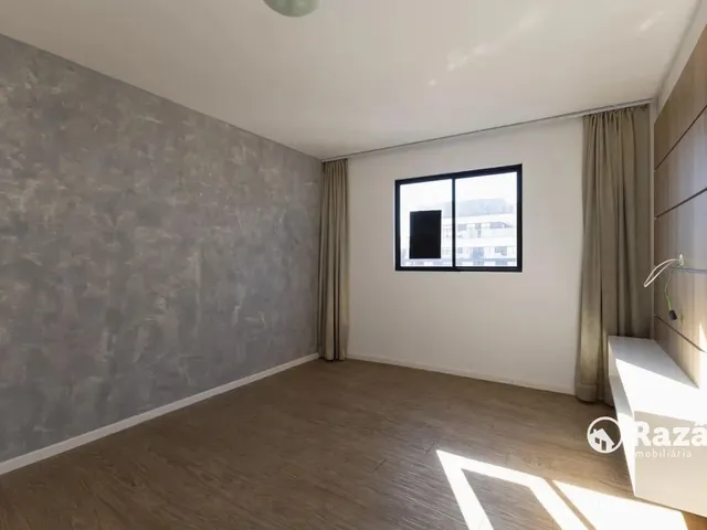 Apartamento 2 quartos e 1 banheiro, para alugar, no bairro Centro em Curitiba