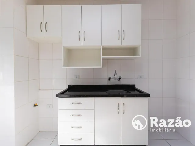Apartamento 2 quartos e 1 banheiro, para alugar, no bairro Centro em Curitiba