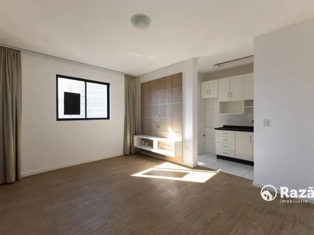 Apartamento 2 quartos e 1 banheiro, para alugar, no bairro Centro em Curitiba