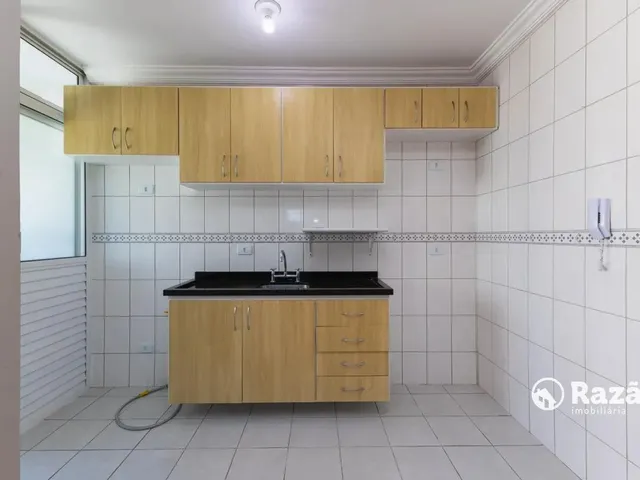Apartamento 2 quartos e 2 banheiros, para alugar, no bairro Vila Izabel em Curitiba