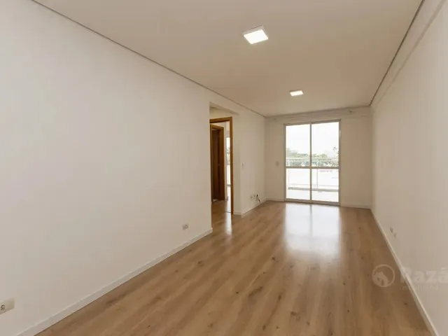 Apartamento 2 quartos e 1 banheiro, para alugar, no bairro Bacacheri em Curitiba